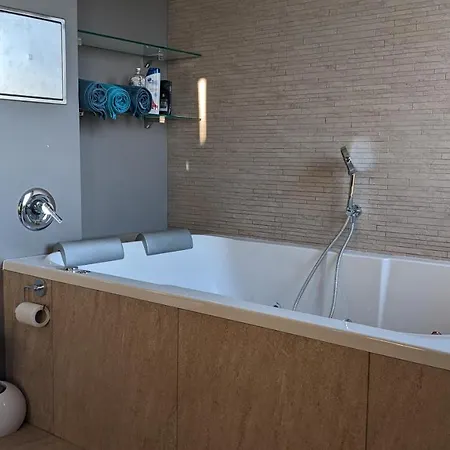 Luxurious Villa-apartment With Spacious Terrace 아파트 프라하