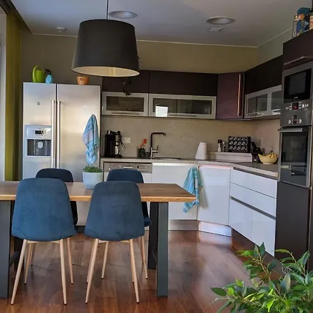 Luxurious Villa-apartment With Spacious Terrace 프라하