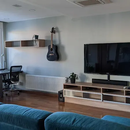 דירה Luxurious Villa-apartment With Spacious Terrace